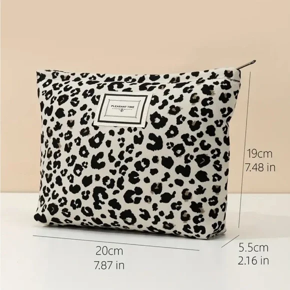 Creamy White Leopard Cosmetics Bag - Picture 4 of 4